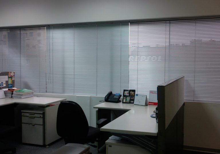 Persianas-Verticales-de-Aluminio-04