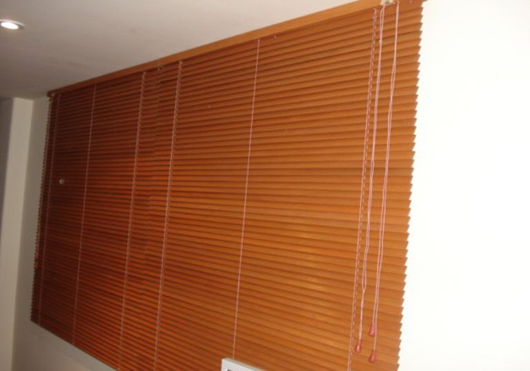 Persianas-Verticales-de-Madera-03
